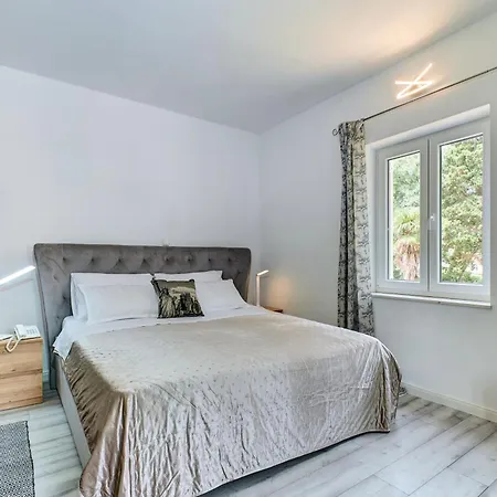 Отель Captain' S Boutique Вели-Лошинь