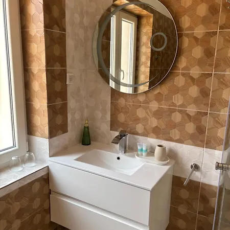 Captain' S Boutique Отель